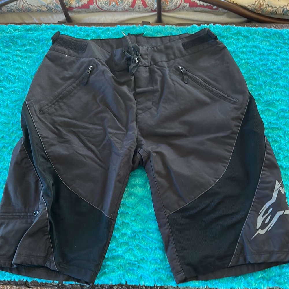 Alpinestars mountain bike shorts